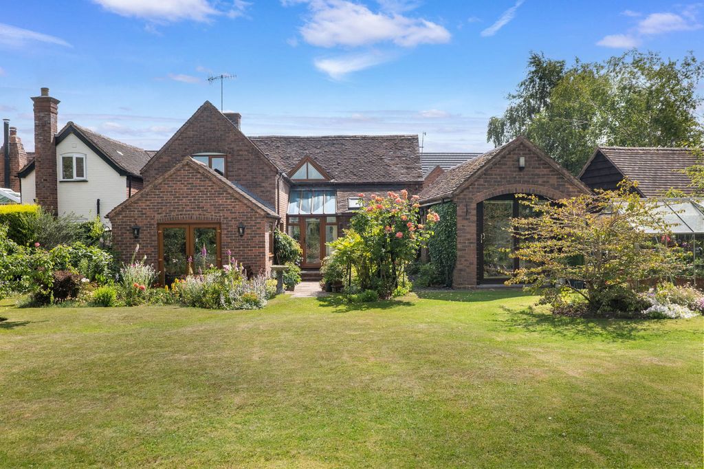 Property photo 2 of 20