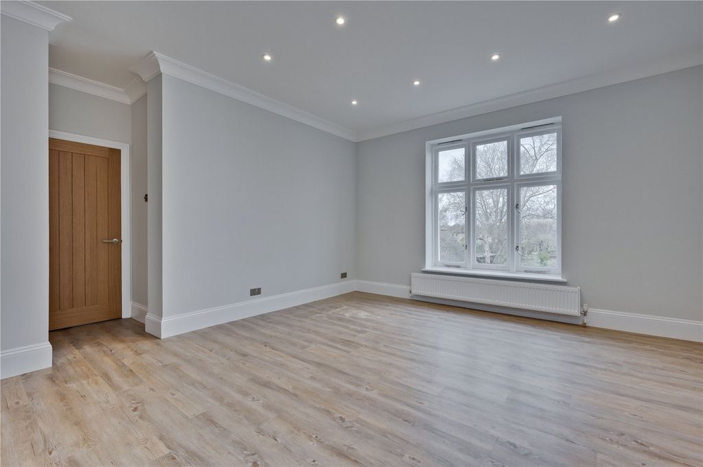 Property photo 3 of 7 Open Plan Living