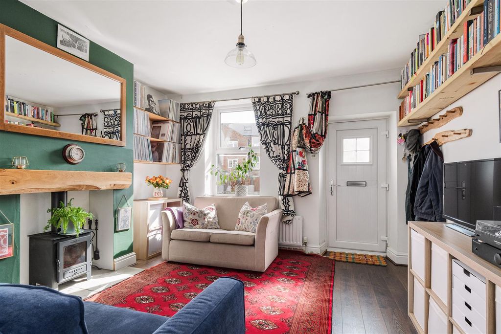 Property photo 3 of 43 Untitled (12 Of 25).Jpg