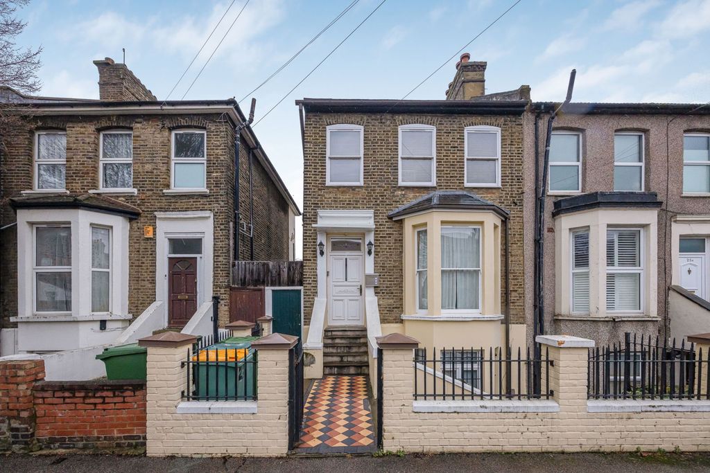 Property photo 1 of 34