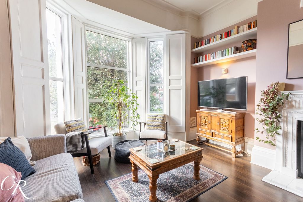 Property photo 2 of 20