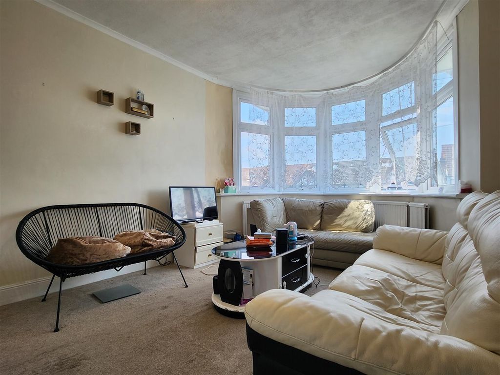 Property photo 2 of 9 R2.Jpg