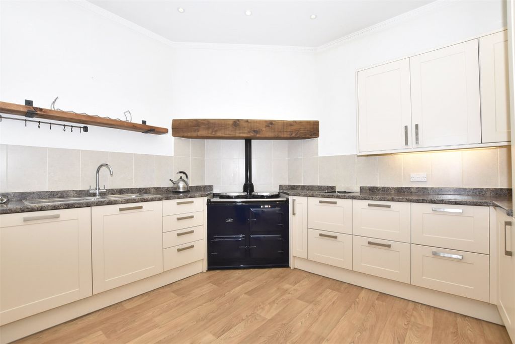 Property photo 2 of 29 Kitchen