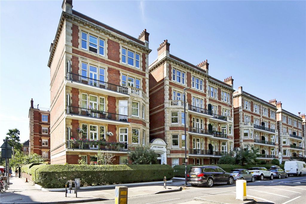 Property photo 3 of 11 99 York Mansions Ext