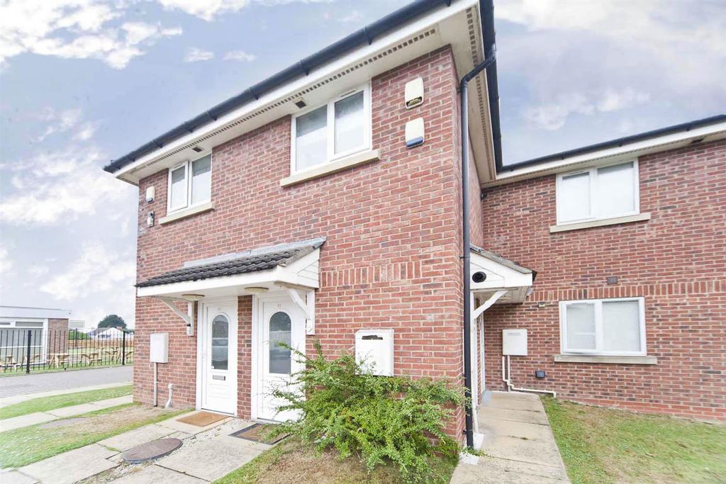 Property photo 1 of 11
