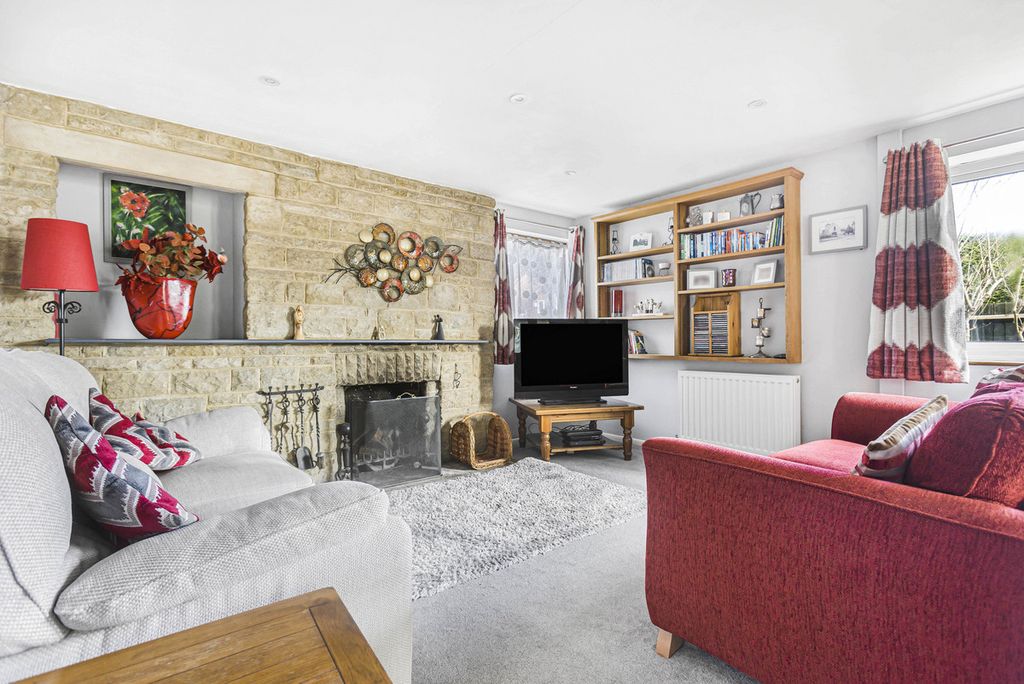 Property photo 2 of 30