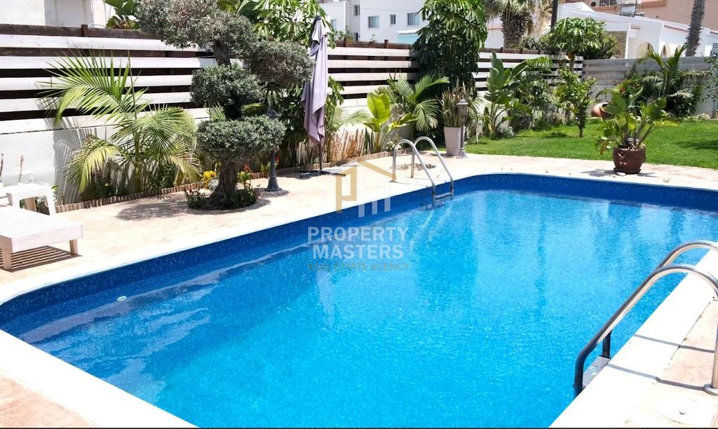 Property photo 3 of 19