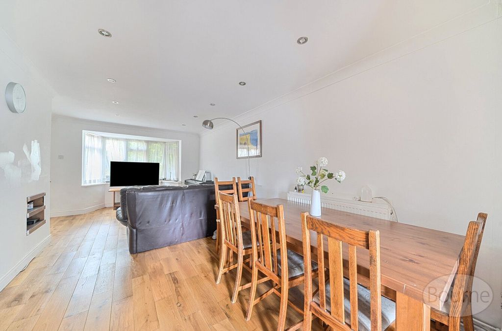 Property photo 2 of 9 1c07Ca5E-88Ea-4A4...