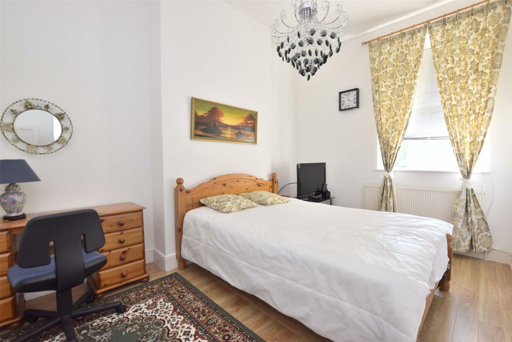 Property photo 2 of 6 Bedroom 1