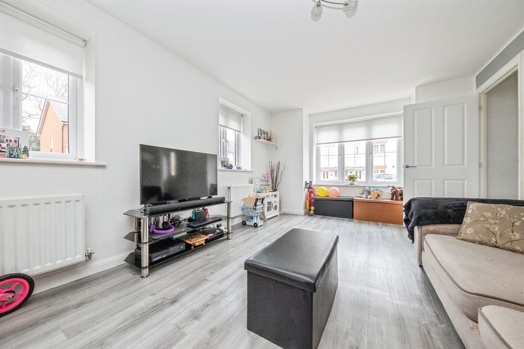 Property photo 2 of 16