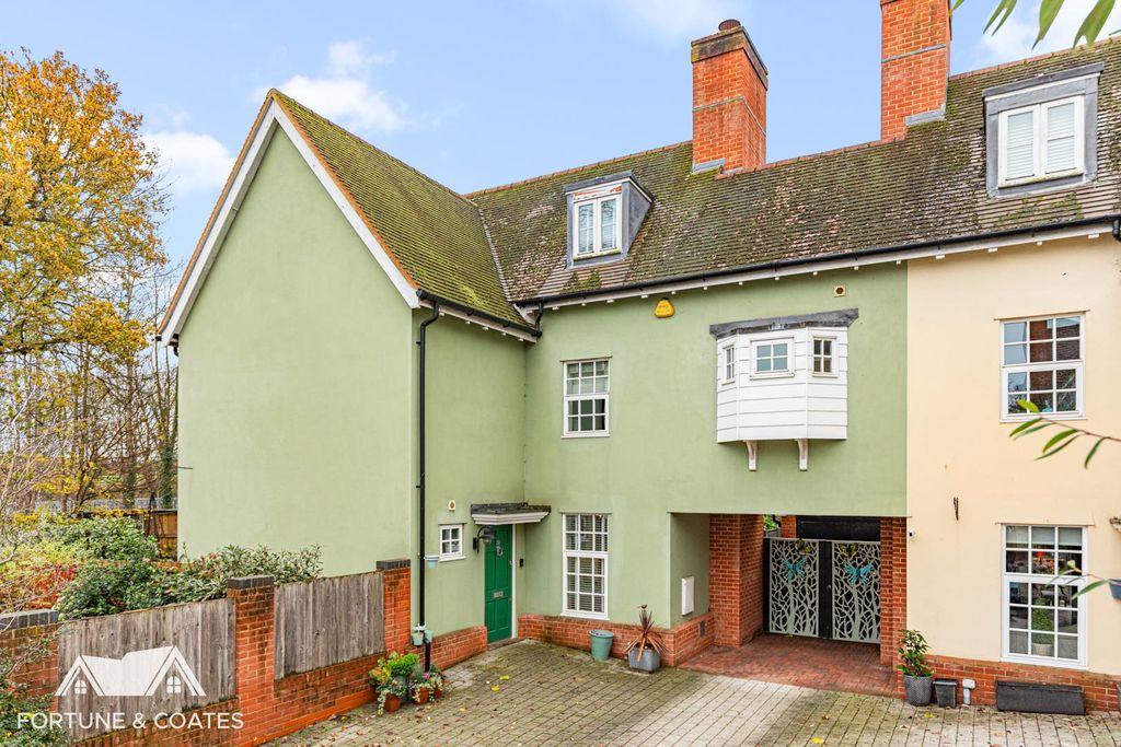 Property photo 1 of 26 Mulberrygardens_25.Jpg