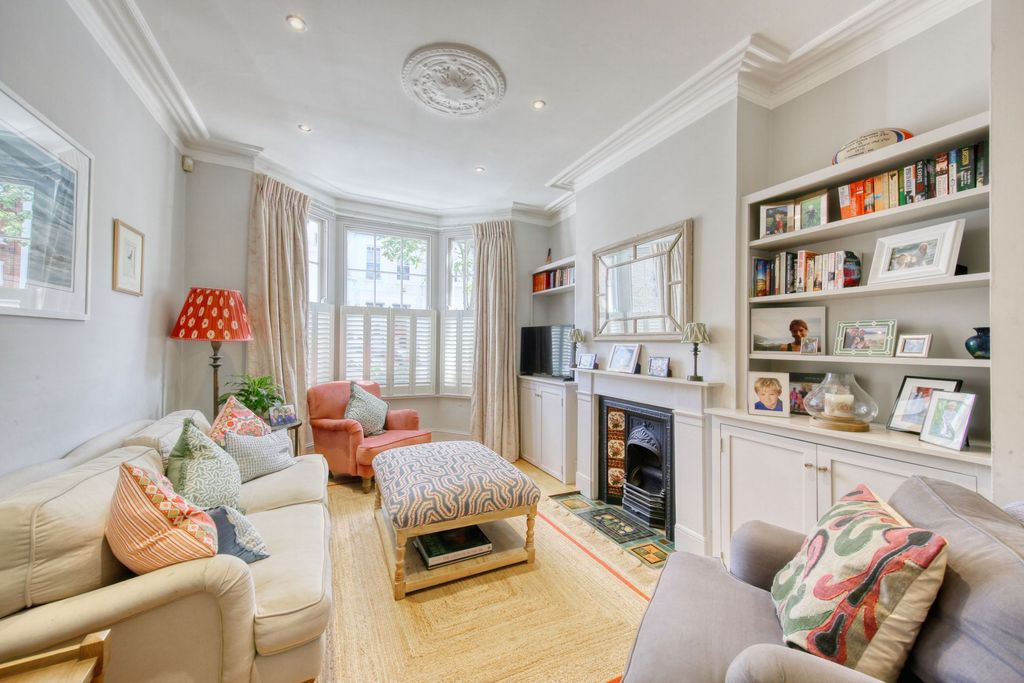 Property photo 2 of 16 Photo 17