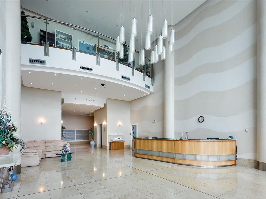 Property photo 3 of 22 Dolphin Quays Foyer-2_Print.Jpg