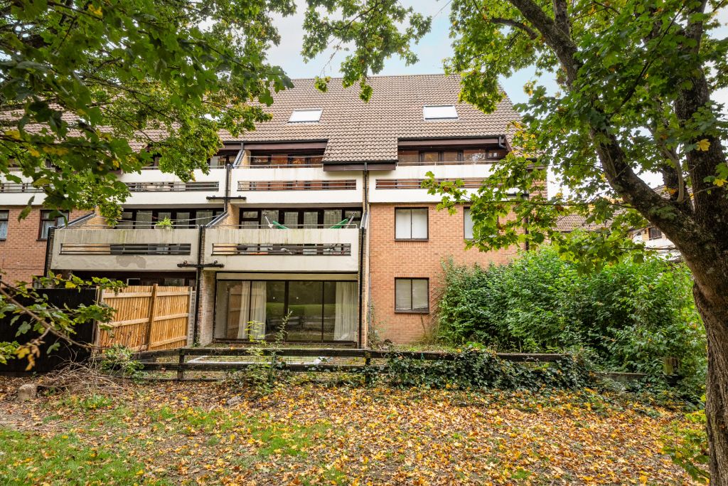 Property photo 2 of 20