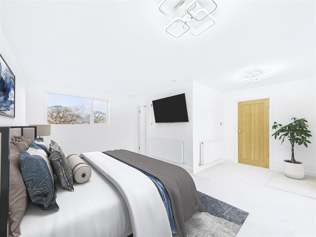 Property photo 3 of 40 Moat Bank, Bretby (3).Jpg