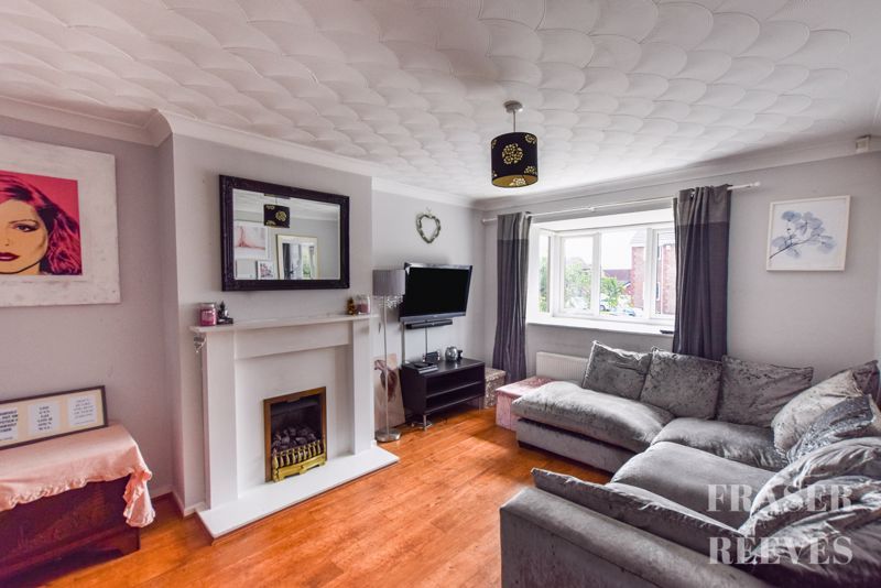 Property photo 1 of 16 Spacious Lounge