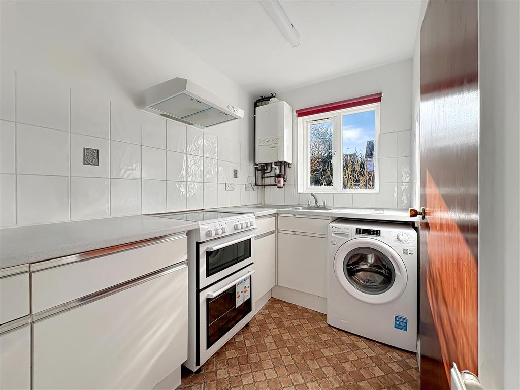 Property photo 3 of 11 Ca22B109E00B0d93Bfdf820F6716Fb836F0Bd8E5.Jpg