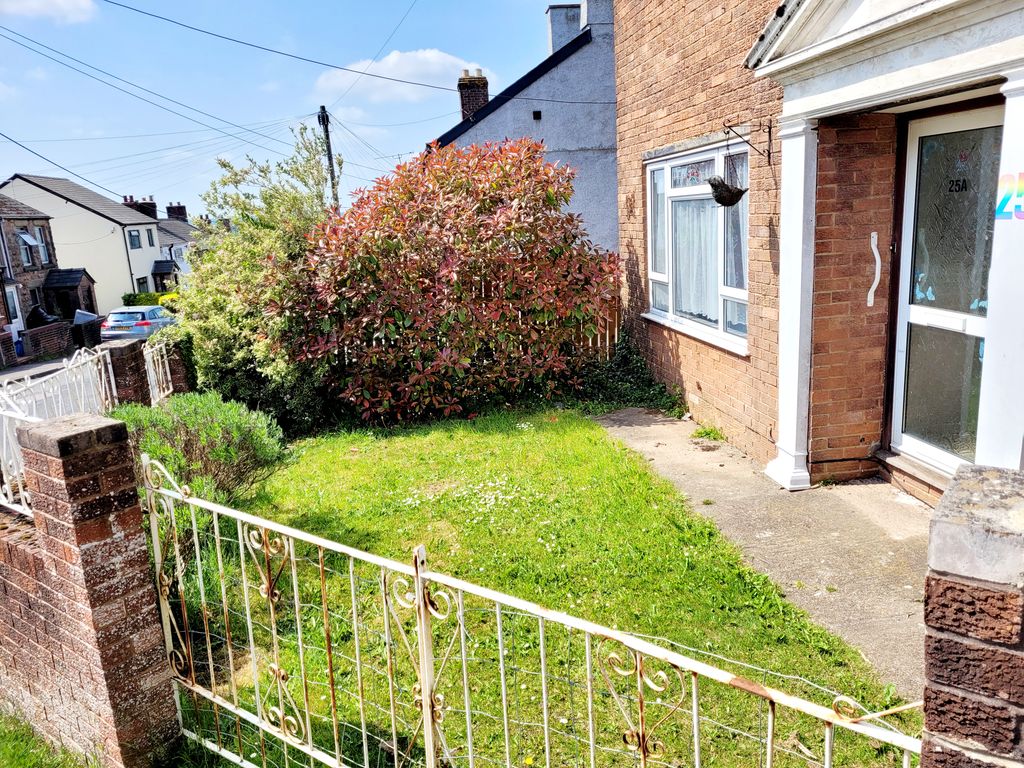 Property photo 2 of 23 Front Garden