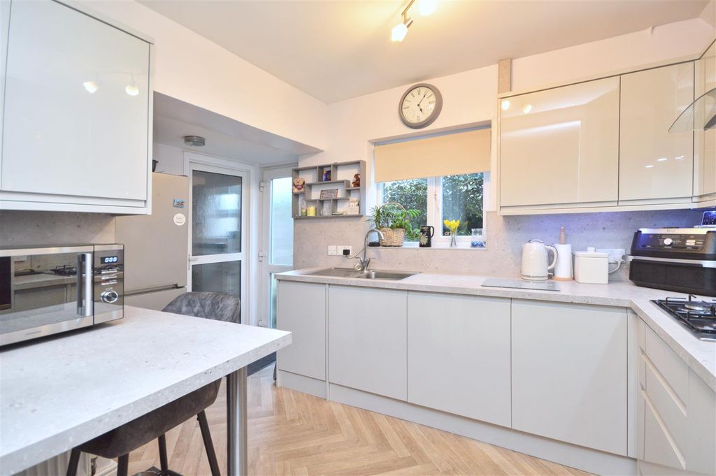 Property photo 2 of 15 Kitchen