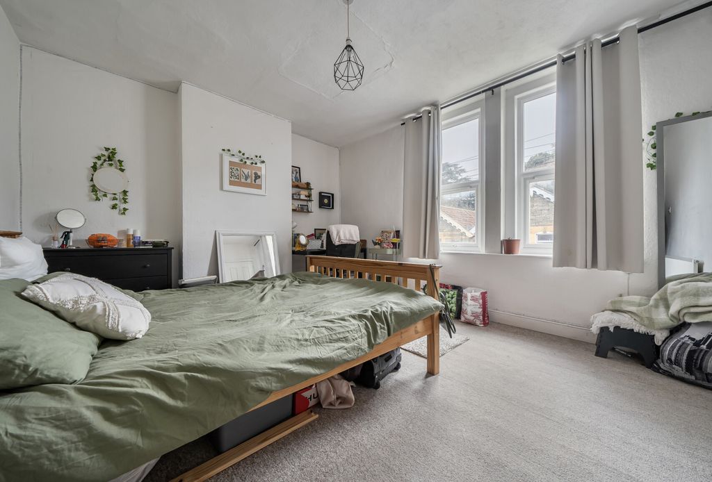 Property photo 3 of 12 Bedroom