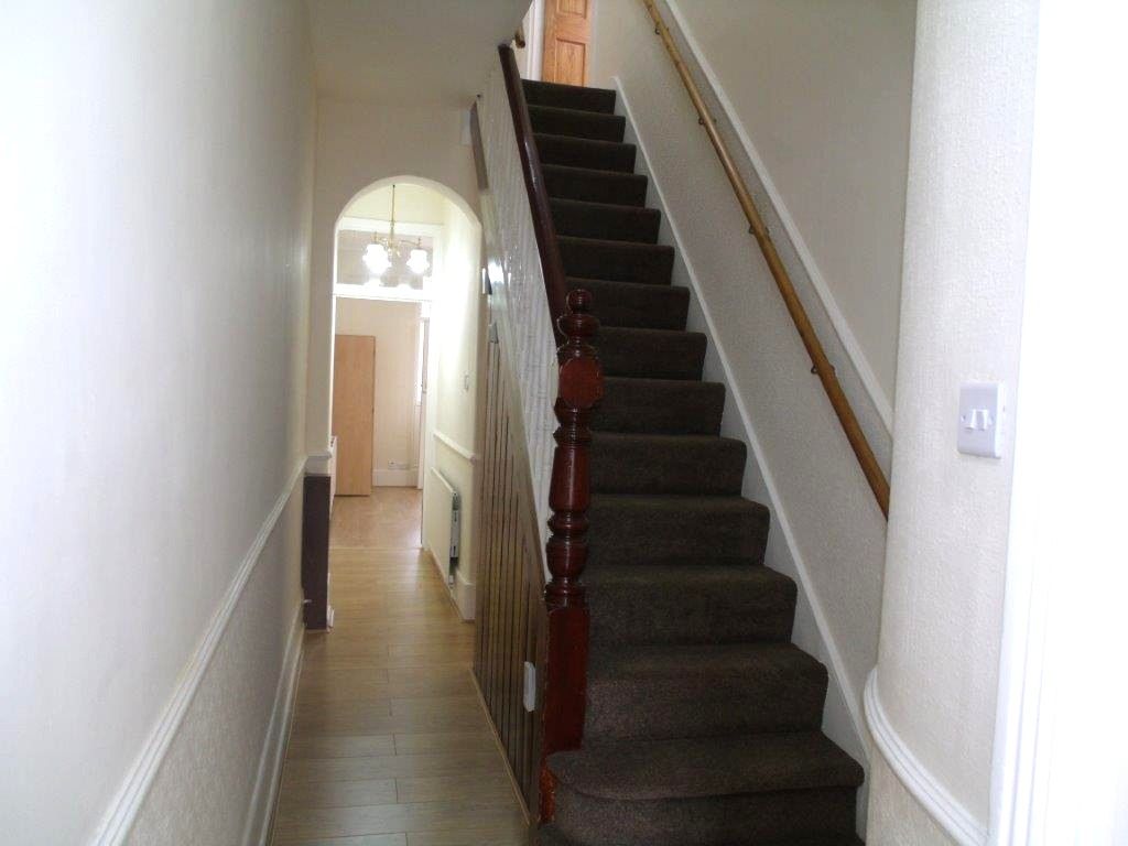 Property photo 2 of 12 Hallway