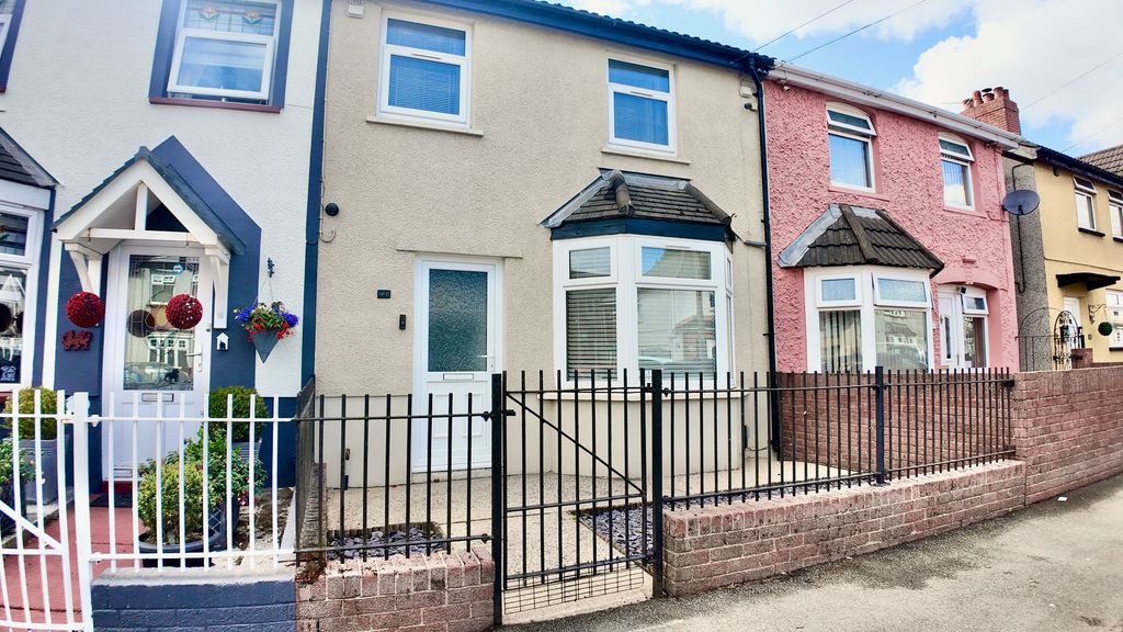 Property photo 2 of 22