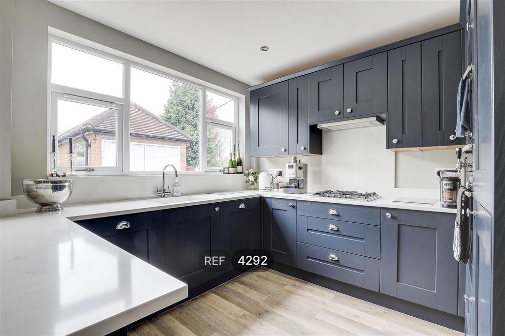 Property photo 3 of 22 Kitchen/Dining Room