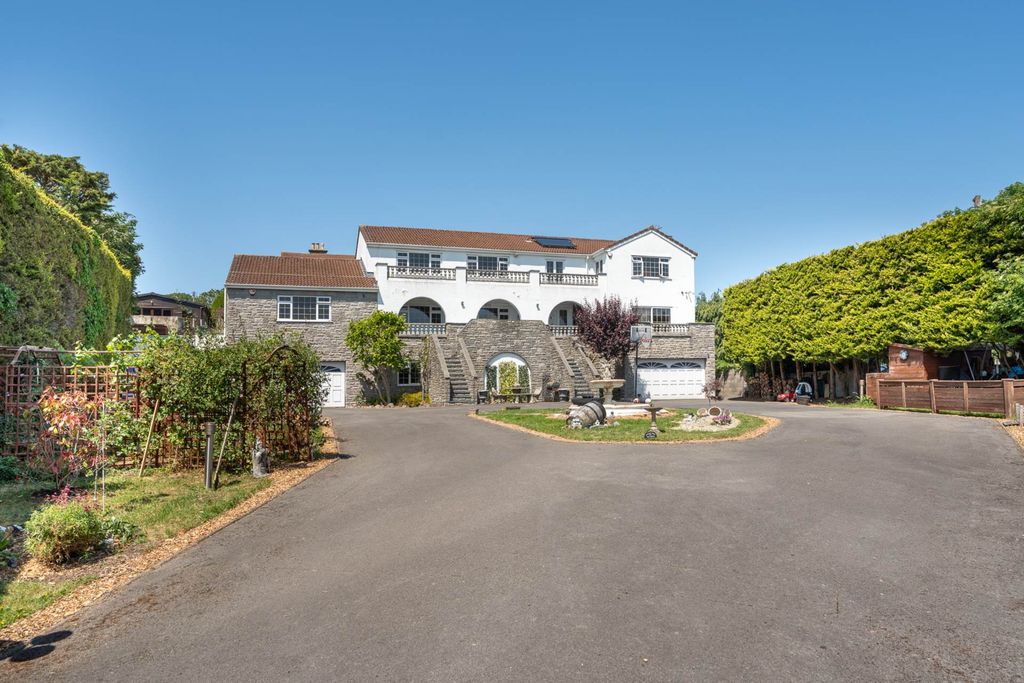 Property photo 2 of 41