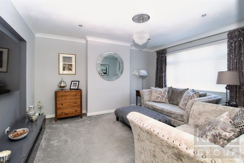 Property photo 2 of 21