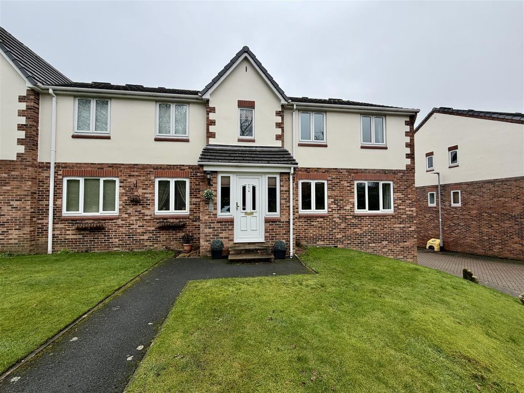 Property photo 1 of 16 Exterior - Front