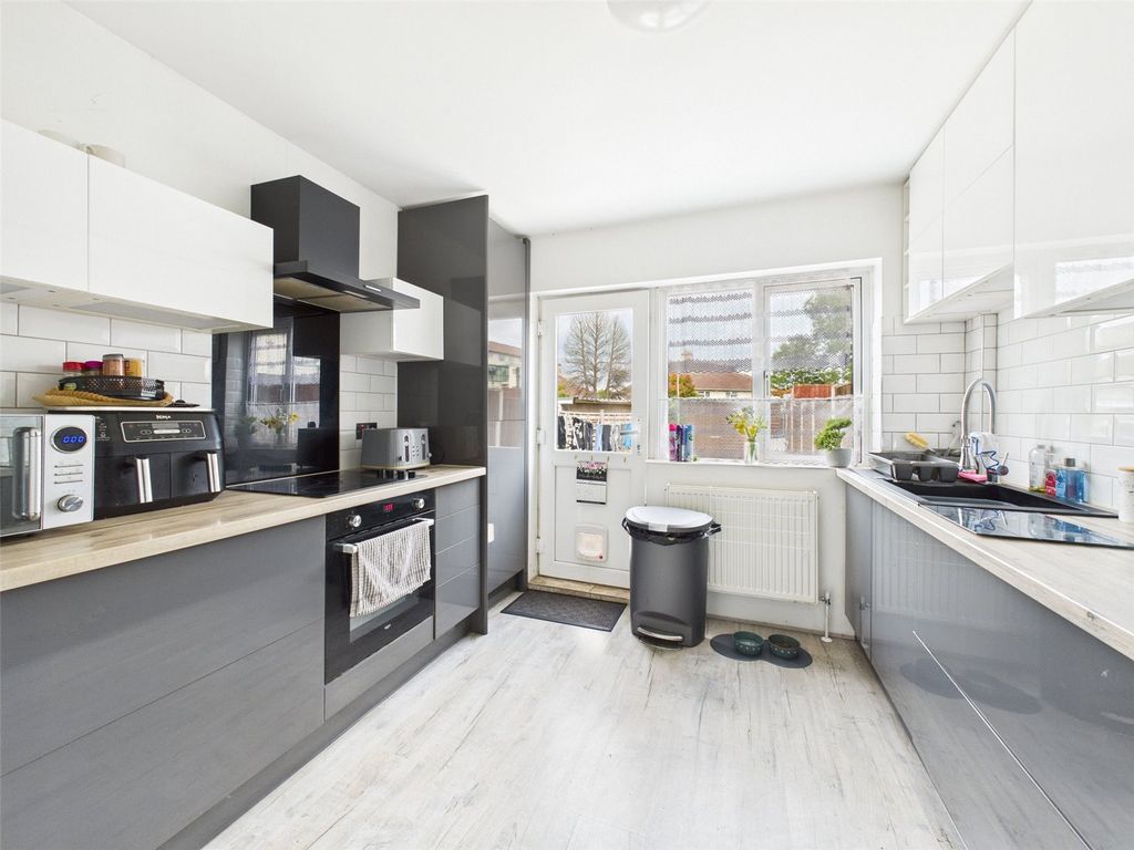 Property photo 3 of 13 Picture No. 17