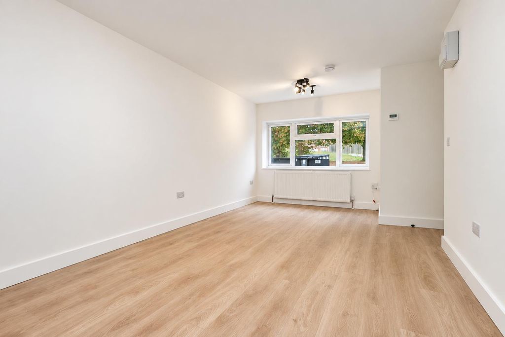 Property photo 2 of 7 6Caf6Cfe-5E00-404B-9c74-F5c5E08c285d.Png