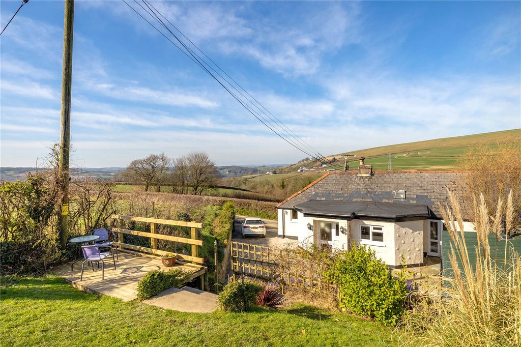 Property photo 2 of 19 Picture No. 16
