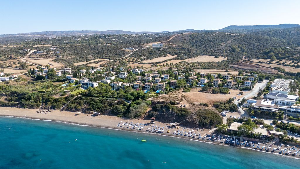 Property photo 1 of 53