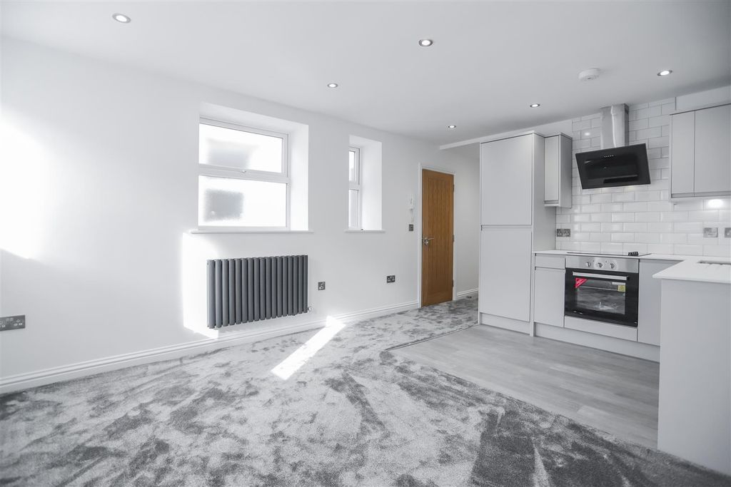 Property photo 2 of 9 DM_d_Z5Dr0Kobinbn00Atg.Jpg