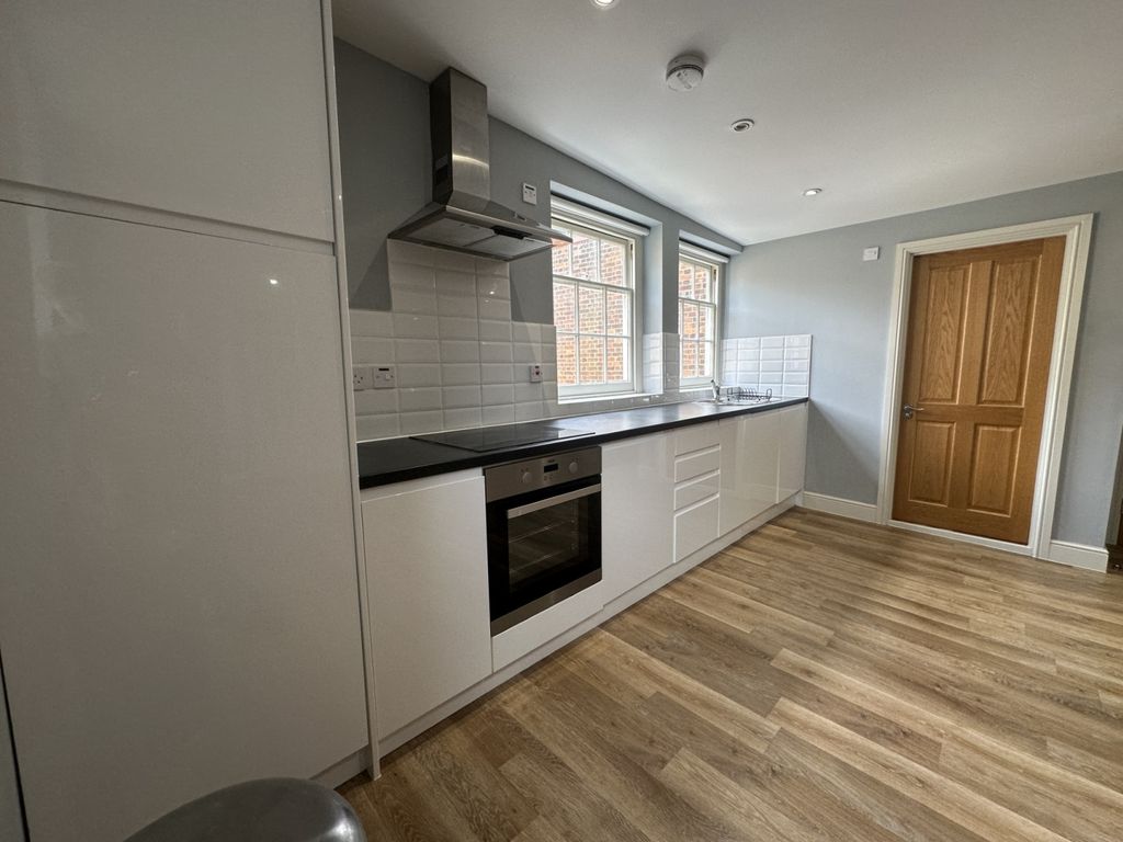 Property photo 3 of 5 Flat 4 8 High Street Kitchen Area