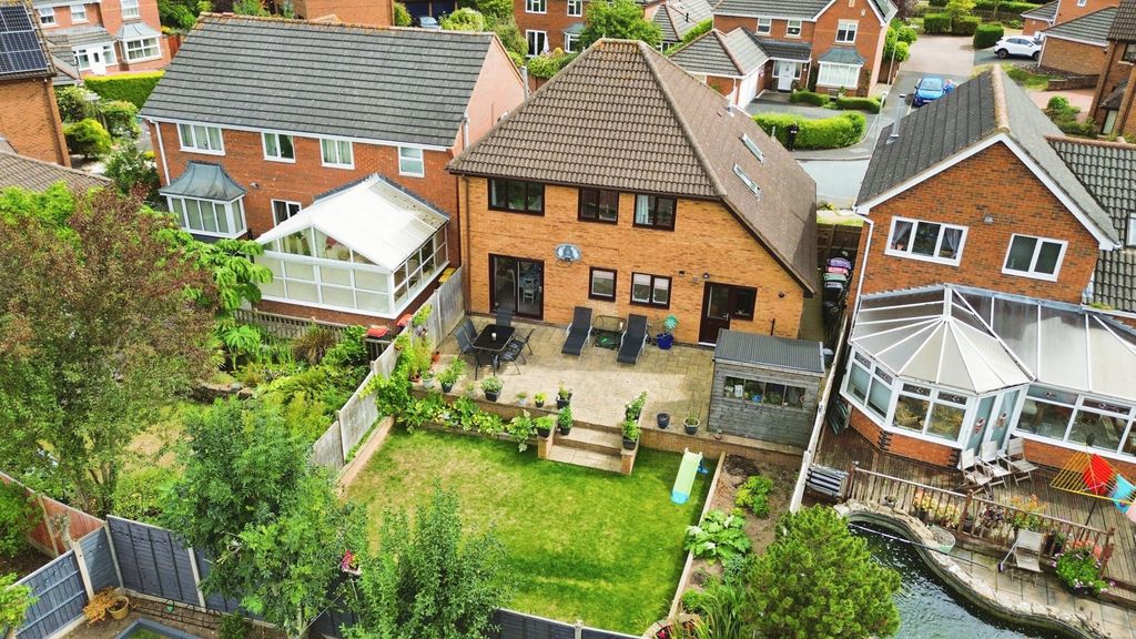 Property photo 2 of 21