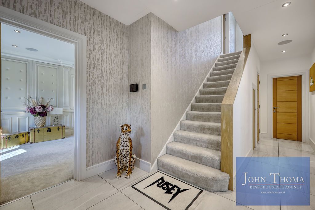 Property photo 2 of 44 Photo 49