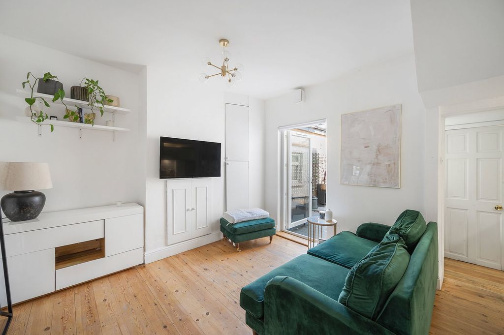 Property photo 1 of 17
