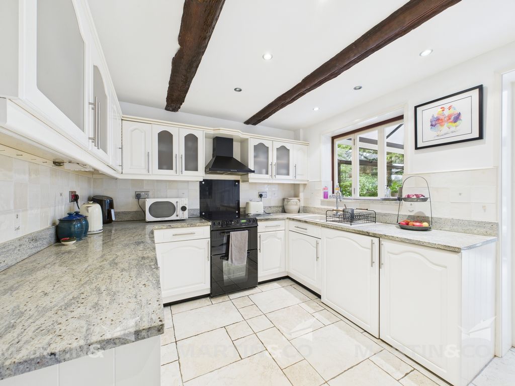 Property photo 3 of 35 Cam02406G0-Pr0443-Still007