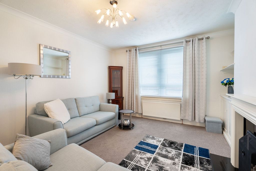 Property photo 3 of 19