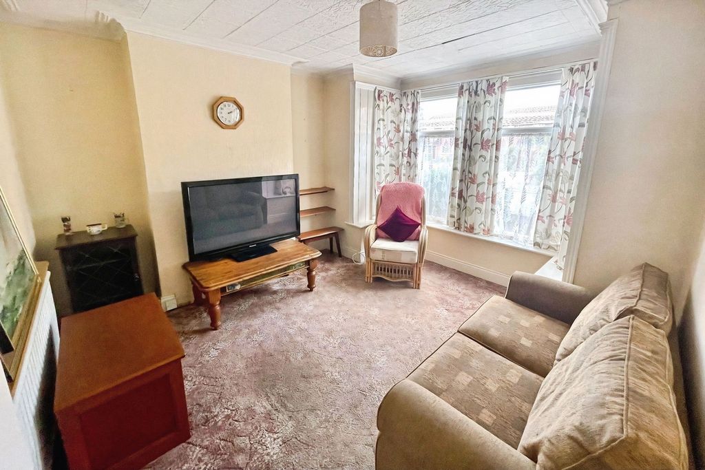 Property photo 3 of 20