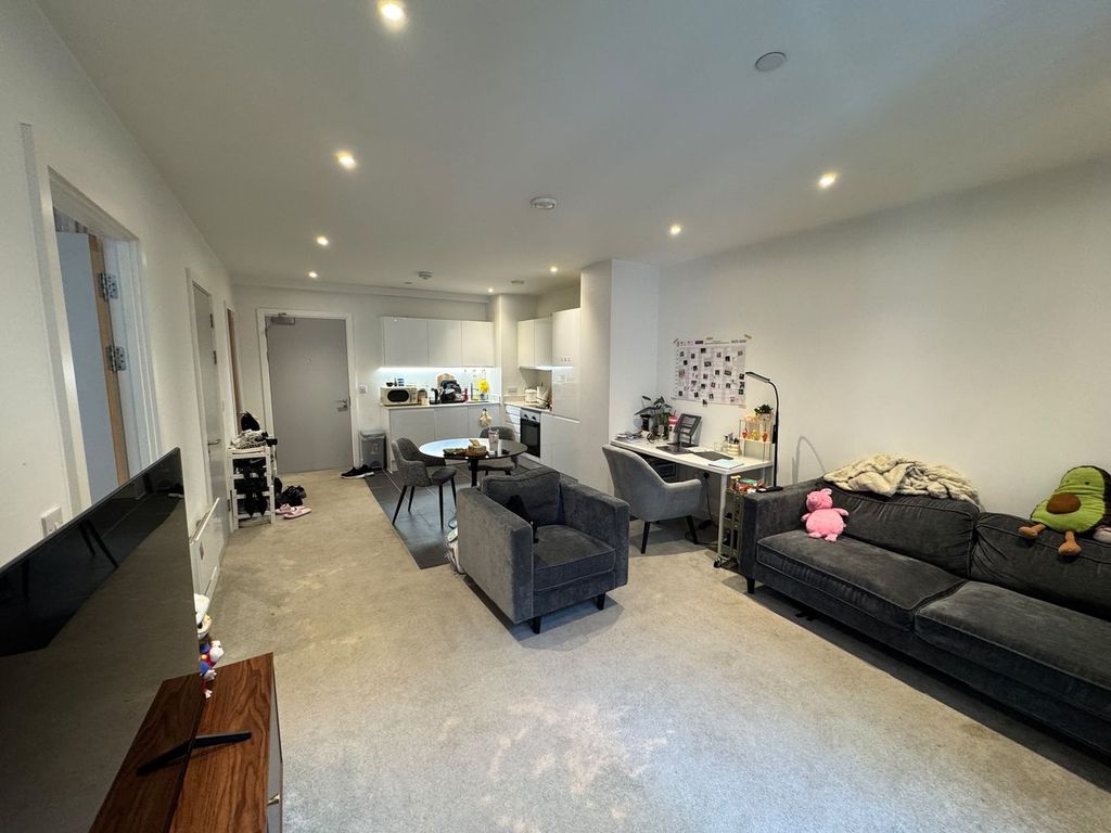 Property photo 3 of 7