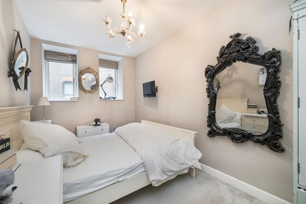 Property photo 3 of 5