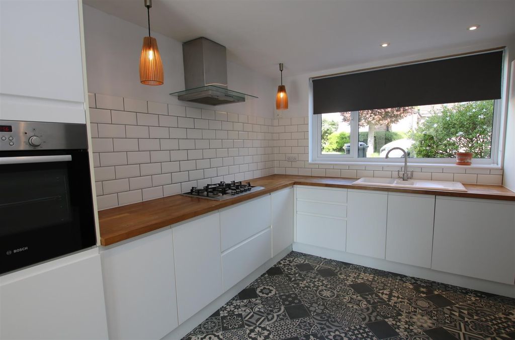 Property photo 3 of 27 Kitchen 2.Jpg