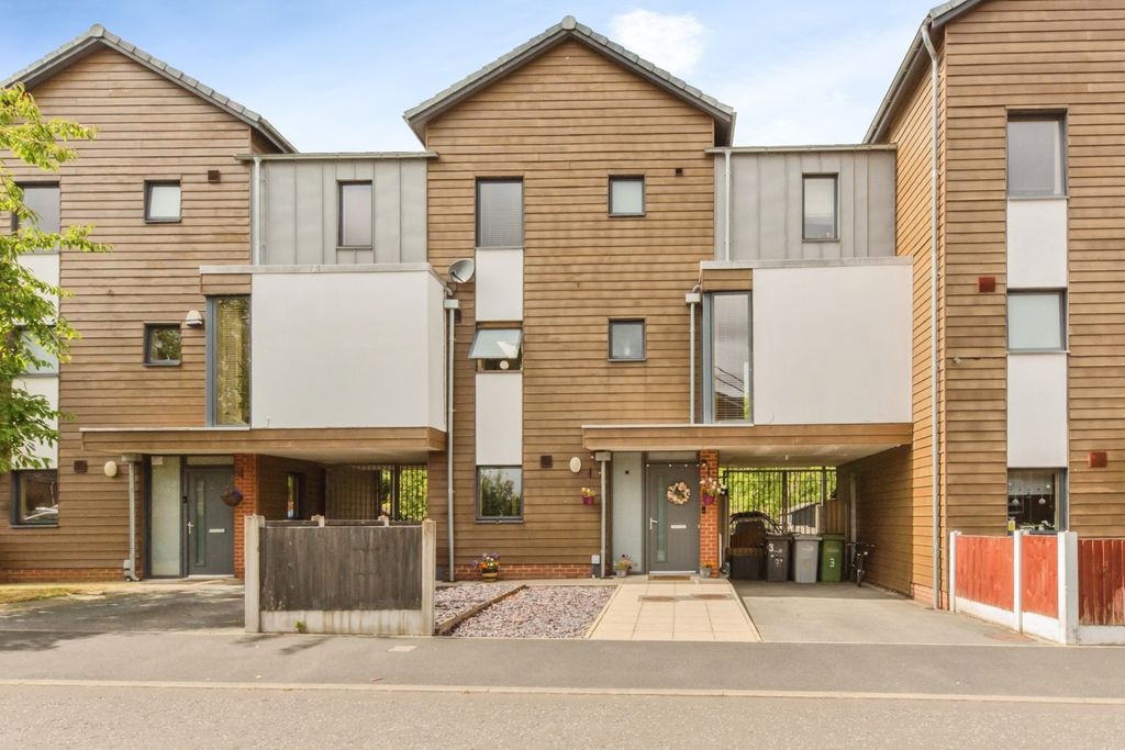 Property photo 1 of 18 Pbox-Img.Jpg