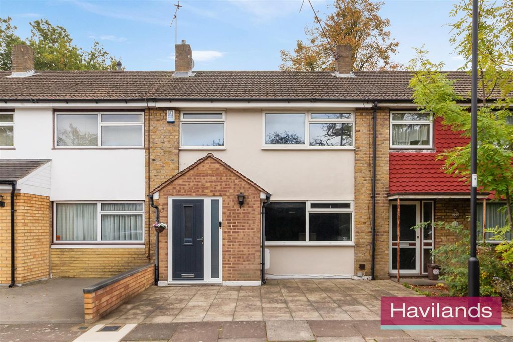 Property photo 1 of 12 Hydefield Close-12.Jpg