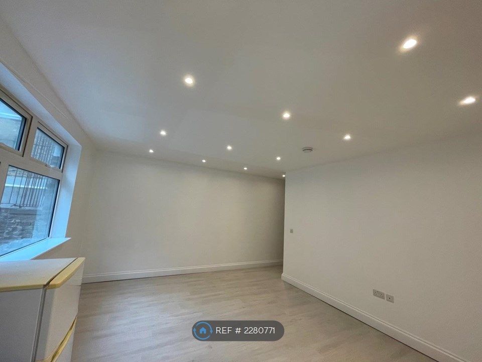 Property photo 2 of 3