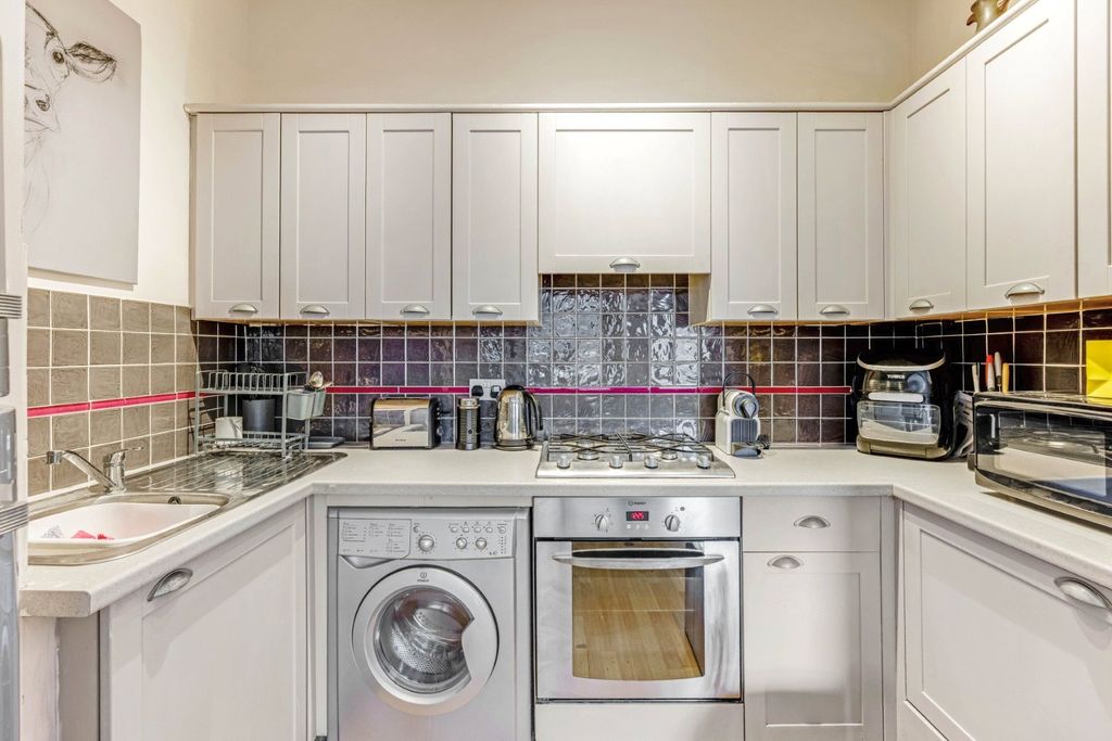 Property photo 3 of 7 Picture No. 12