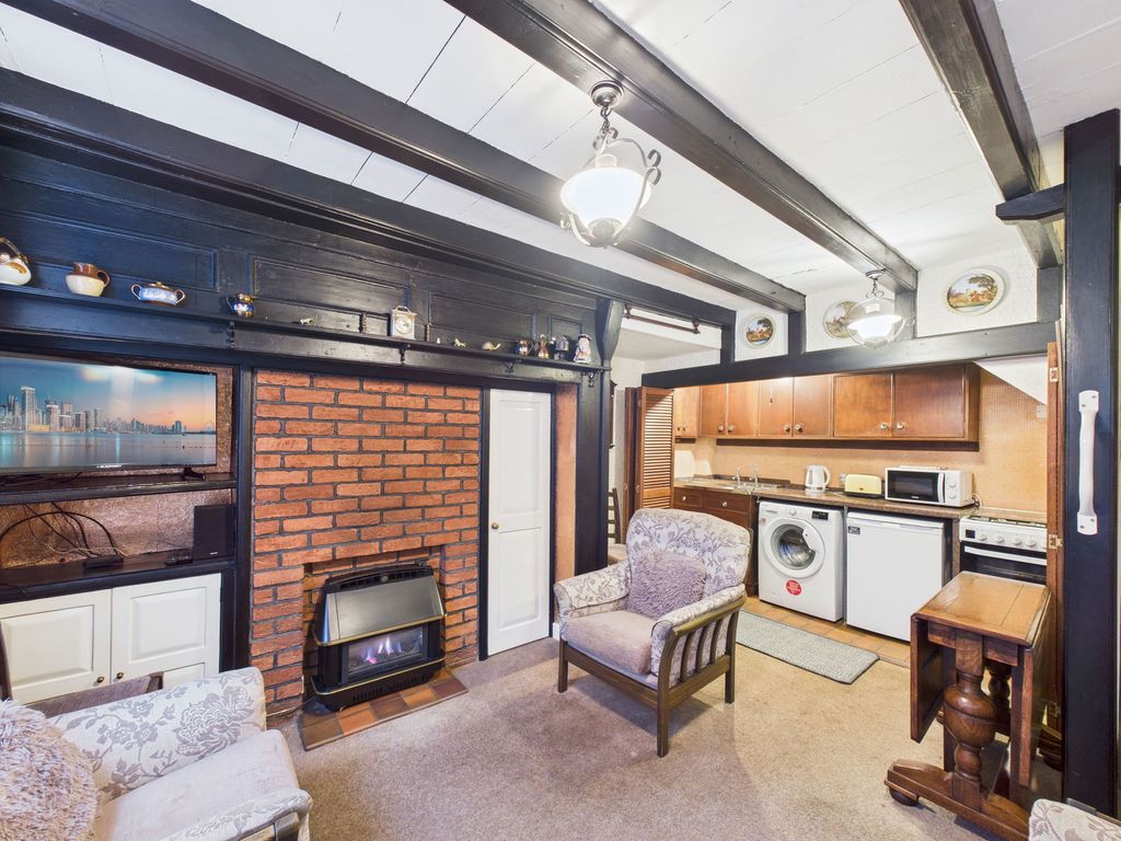 Property photo 3 of 9